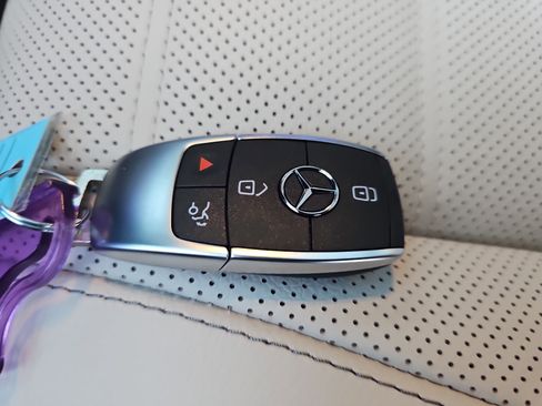 New 2026 Mercedes-Benz GLS 450 4MATIC image 38