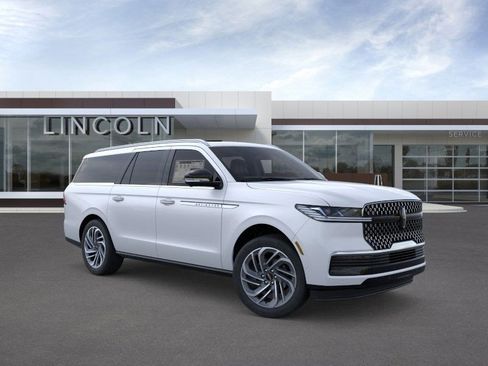 New 2025 Lincoln Navigator L Reserve AWD/4WD image 7