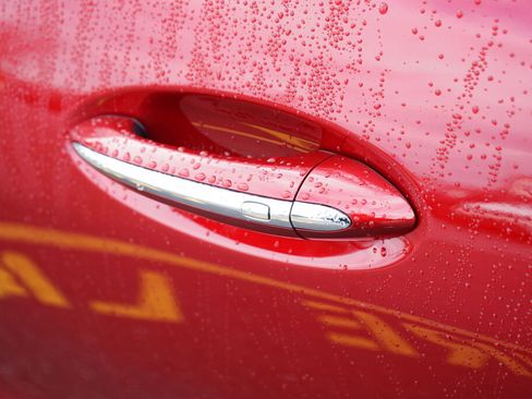 Used 2022 Chevrolet Bolt EUV Premier w/ Launch Edition image 11