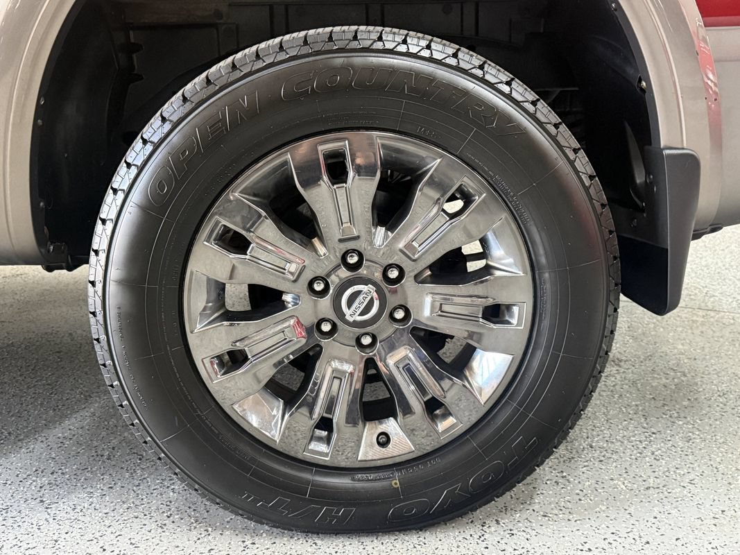 Used 2018 Nissan Titan Platinum Reserve AWD/4WD image 26