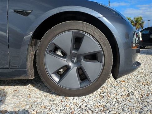 Used 2023 Tesla Model 3 Standard Range image 11