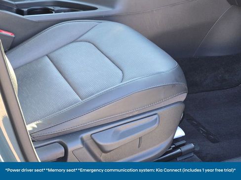 Used 2023 Kia Niro SX Touring image 11