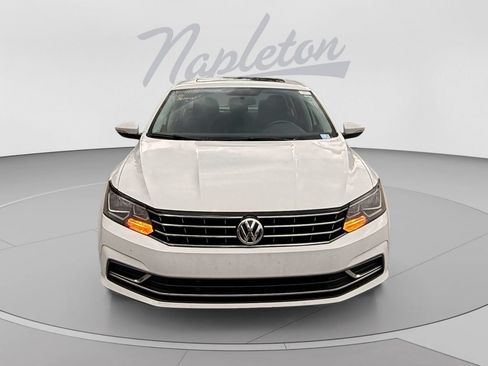 Used 2019 Volkswagen Passat 2.0T Wolfsburg FWD image 9