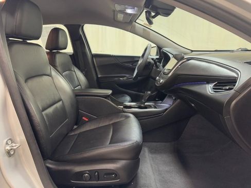 Used 2017 Chevrolet Malibu Premier w/ Driver Confidence Package image 34