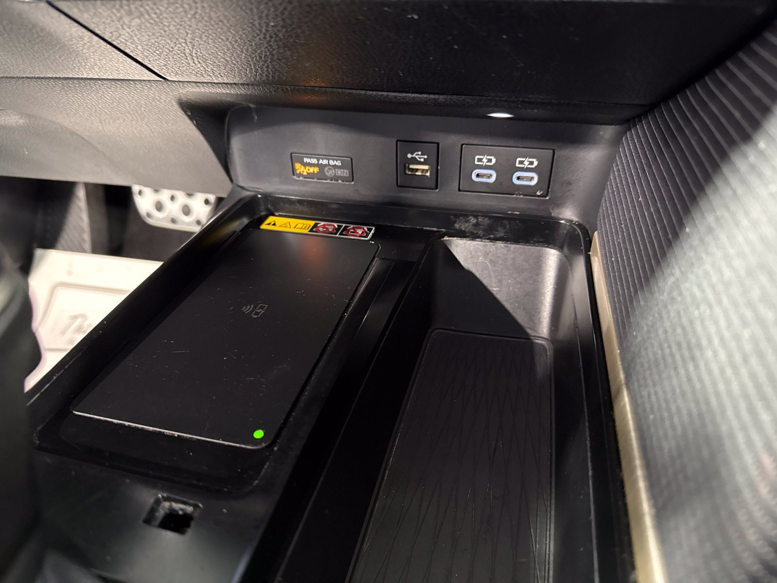 Used 2025 Toyota Camry SE FWD image 28