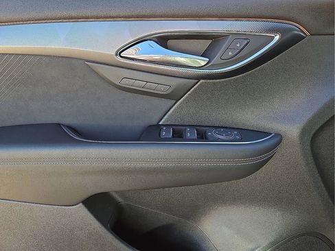 Used 2025 Buick Envision Sport Touring image 22