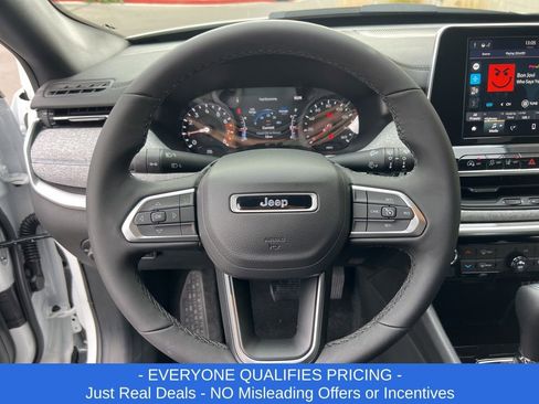 New 2026 Jeep Compass Latitude image 12