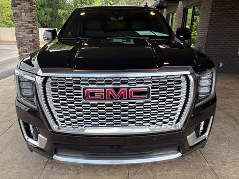 Used 2021 GMC Yukon Denali w/ Denali Premium Package RWD image 3