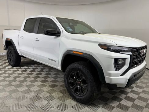 New 2025 GMC Canyon Elevation w/ Convenience Package image 8