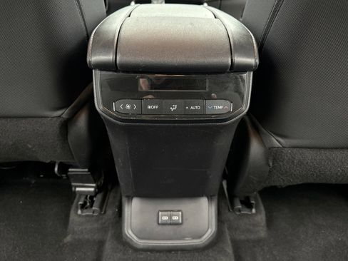 Used 2023 Toyota Highlander L image 20