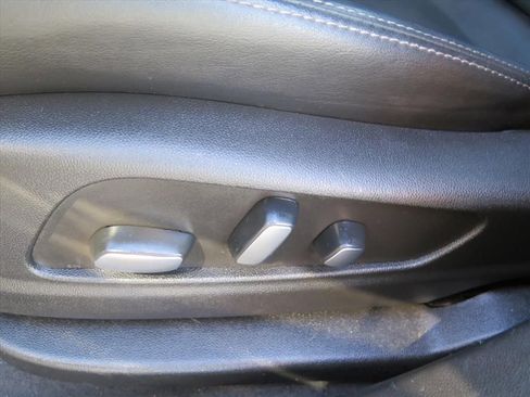 Used 2023 Cadillac XT5 Sportv w/ Technology Package image 11