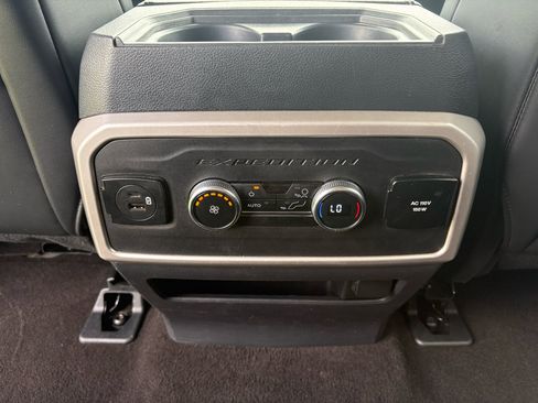 Used 2023 Ford Expedition Max XLT image 25