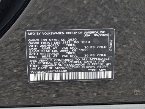 Used 2024 Volkswagen Atlas Cross Sport SEL AWD/4WD image 39