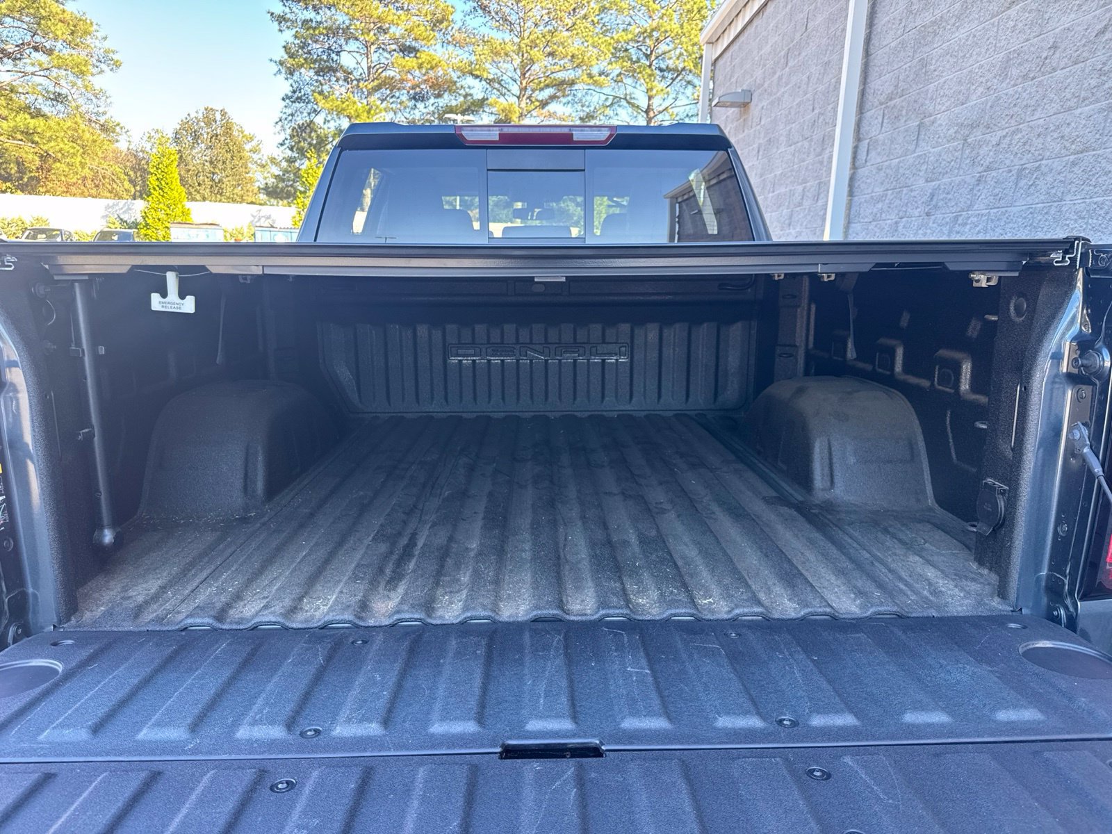 Used 2022 GMC Sierra 1500 Denali w/ Driver Alert Package II AWD/4WD image 33