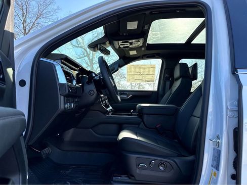 New 2026 GMC Yukon XL Denali w/ Denali Reserve Package image 10