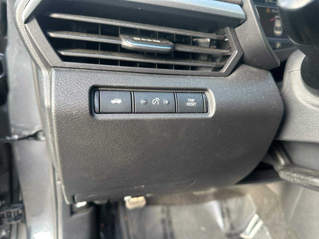 Used 2024 Nissan Altima 2.5 SV FWD image 17