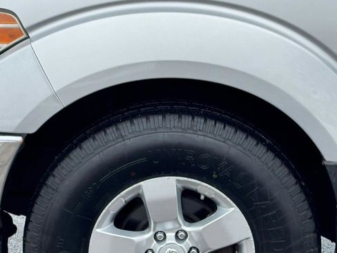 Used 2010 Nissan Frontier SE AWD/4WD image 21