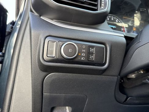 Used 2023 Ford Explorer XLT image 25