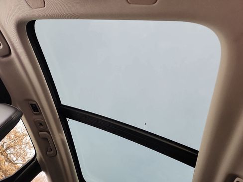 Used 2019 Volvo XC60 T5 Momentum image 15