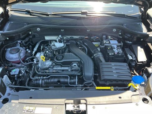 New 2026 Volkswagen Taos SE FWD image 11
