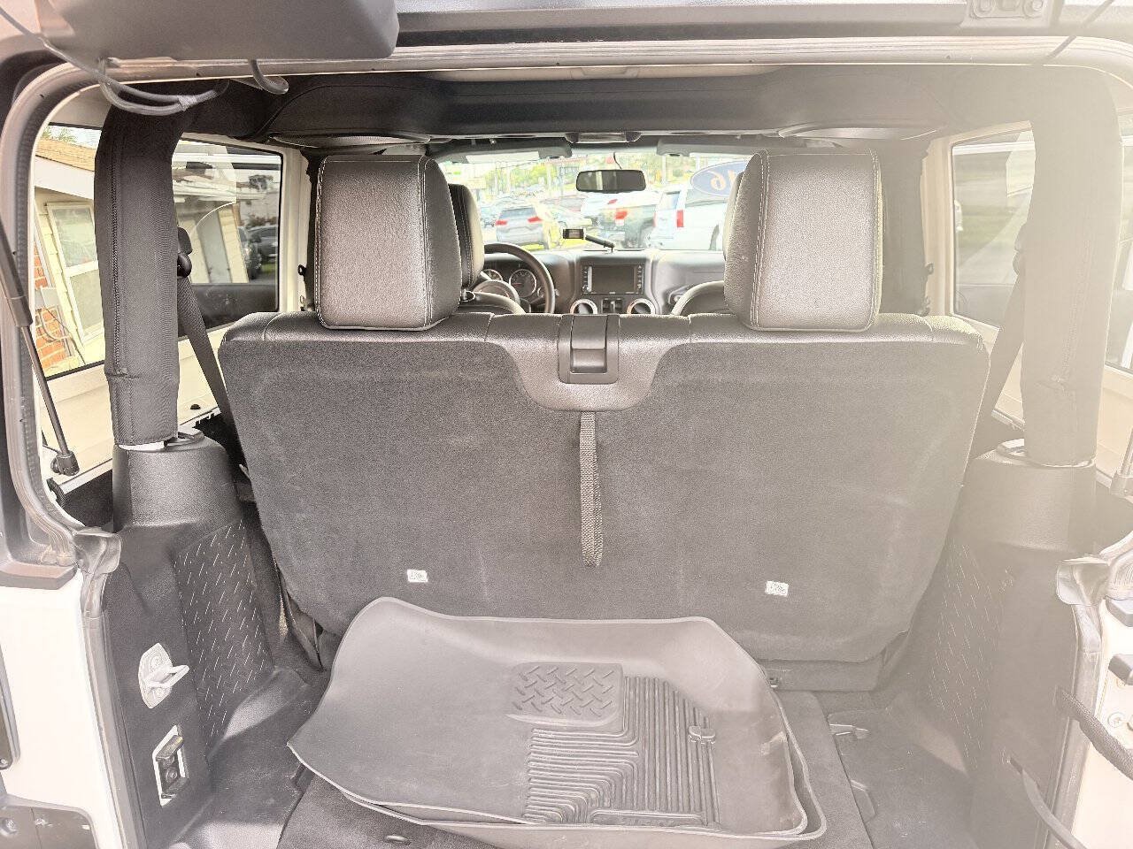 Used 2016 Jeep Wrangler Sahara w/ Dual Top Group AWD/4WD image 11