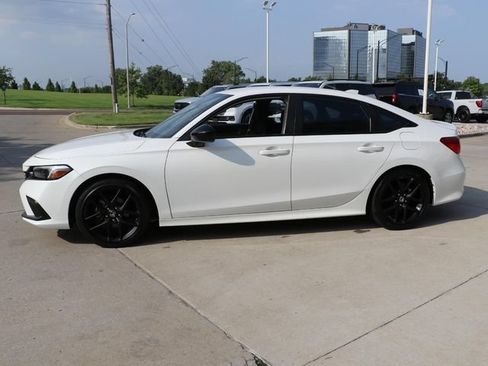 Used 2022 Honda Civic Sport image 4