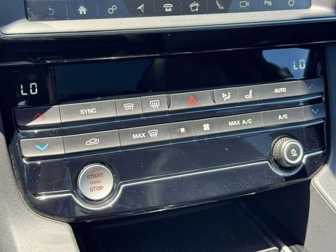 Used 2020 Jaguar F-PACE Premium AWD/4WD image 17