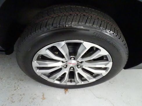 Certified 2021 GMC Yukon XL Denali w/ Denali Premium Package image 31