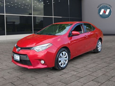 Used 2015 Toyota Corolla LE FWD image 1