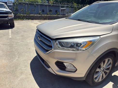 Used 2017 Ford Escape Titanium FWD image 1