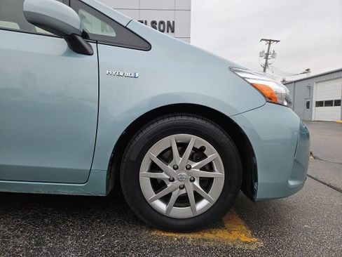 Used 2015 Toyota Prius V Five image 16