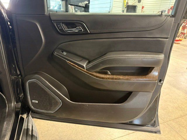 Used 2016 Chevrolet Suburban LT w/ Luxury Package AWD/4WD image 9