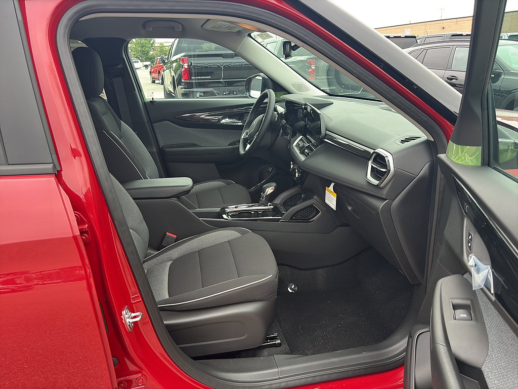 New 2026 Chevrolet TrailBlazer LT w/ Convenience Package AWD/4WD image 15