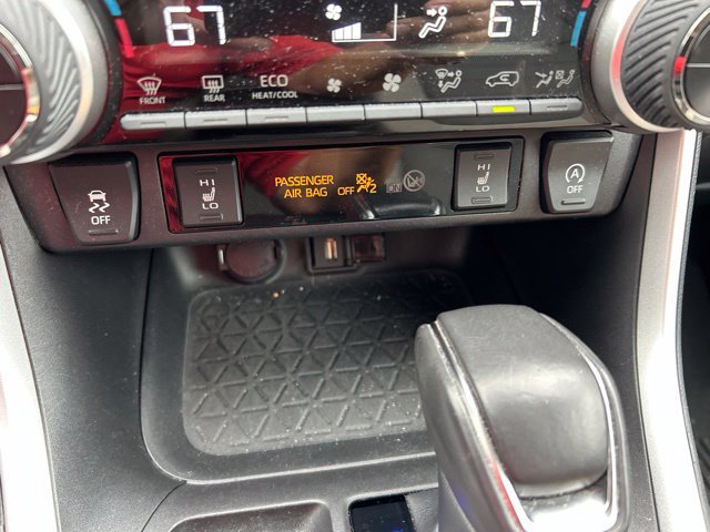 Used 2020 Toyota RAV4 XLE Premium AWD/4WD image 19
