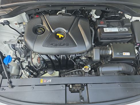 Used 2018 Hyundai Elantra GT FWD image 28