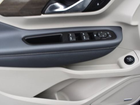 Certified 2022 GMC Terrain Denali w/ Denali Premium Package image 9