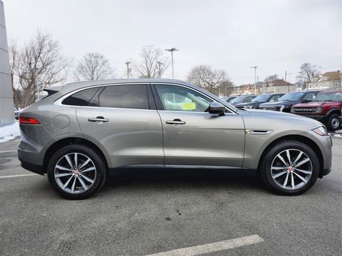 Used 2019 Jaguar F-PACE Prestige image 6