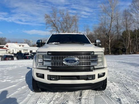 Used 2017 Ford F450 Platinum image 2