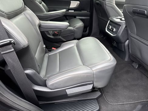 Used 2025 Ford Expedition Active image 14