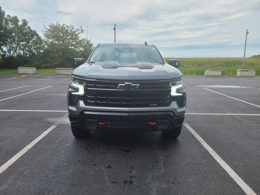 Used 2024 Chevrolet Silverado 1500 LT Trail Boss w/ Convenience Package II AWD/4WD image 3