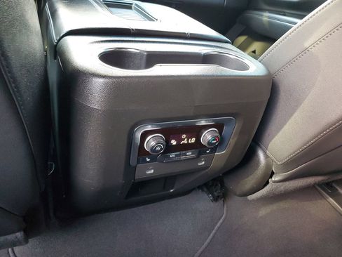 Used 2022 Chevrolet Tahoe LT w/ LT Signature Package AWD/4WD image 15