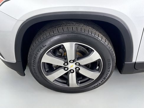 Used 2020 Chevrolet Traverse LT w/ LT Premium Package image 38