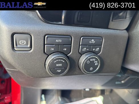 Certified 2022 Chevrolet Silverado 1500 LT AWD/4WD image 16