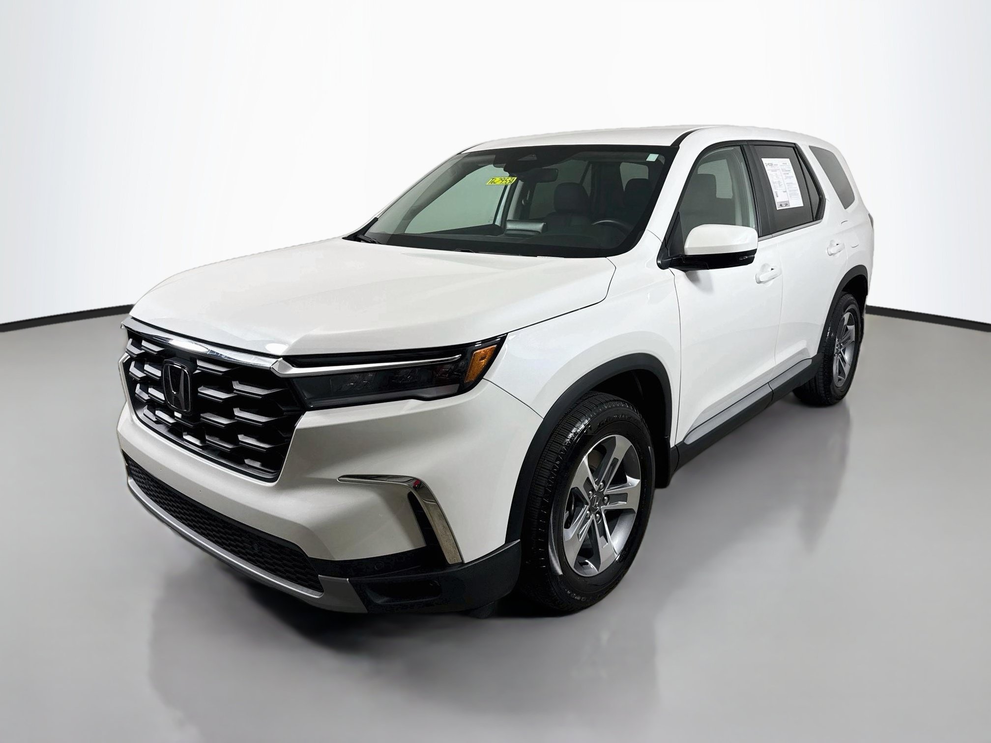 Used 2025 Honda Pilot EX-L image 3