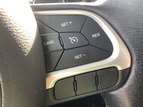 Used 2021 Jeep Renegade Latitude w/ Convenience Group image 19