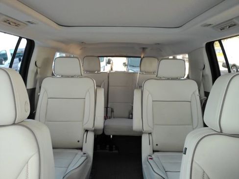 Used 2023 GMC Yukon XL Denali image 34