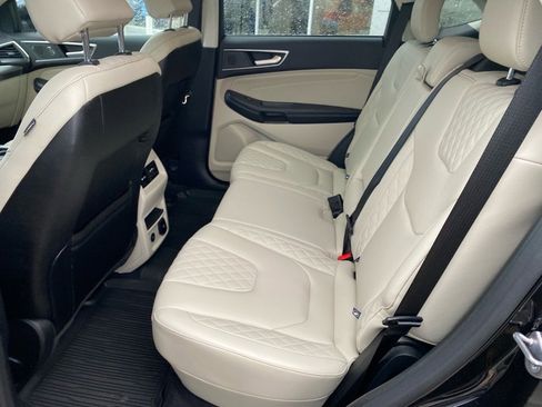 Used 2024 Ford Edge Titanium image 22