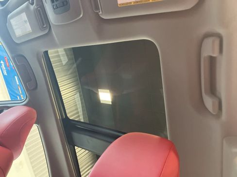 Used 2019 Toyota Camry XSE image 11