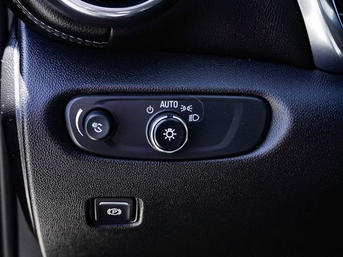 Used 2019 Chevrolet Blazer LT AWD/4WD image 18