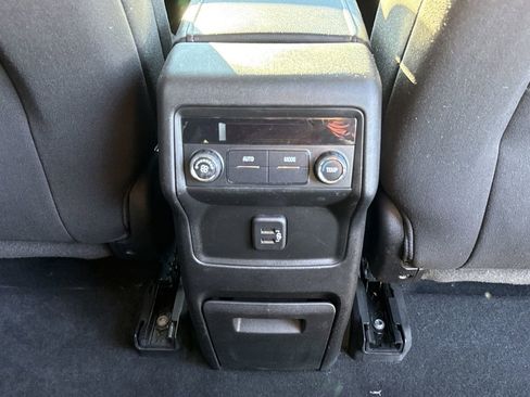 Used 2019 GMC Acadia SLE image 24